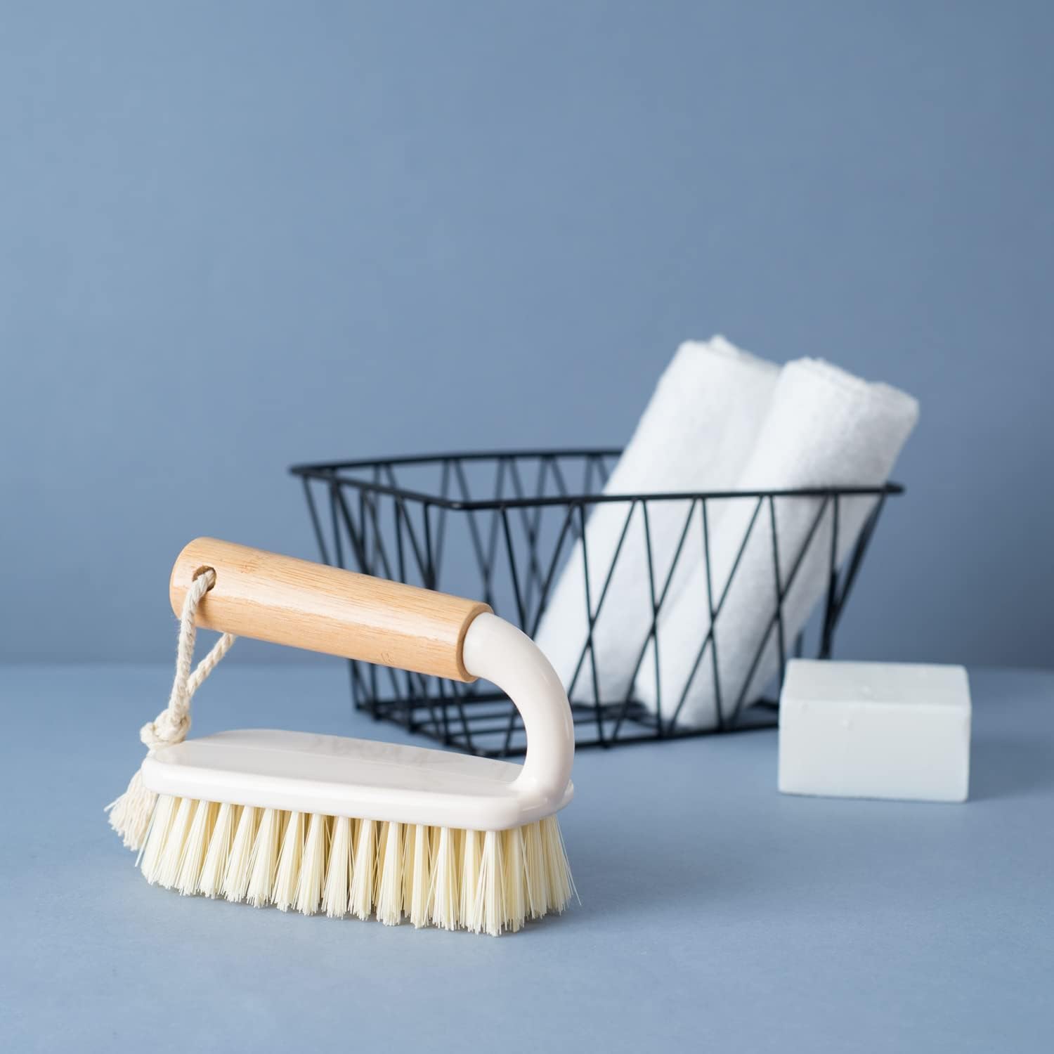 Escova de Limpeza Multiuso com Cabo de Bambu